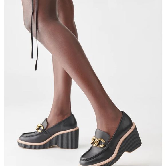 Dolce Vita Black Wedge Heels - Picture 2 of 8